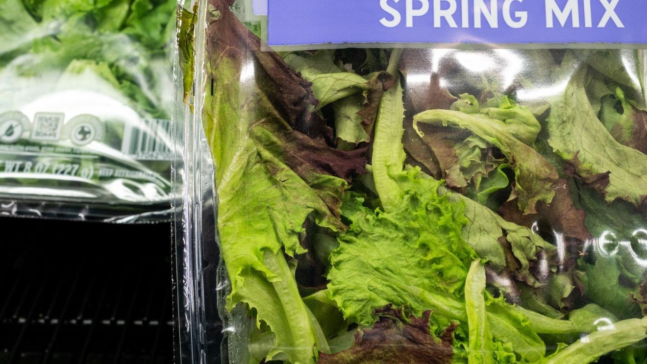 Former FDA Chief Says Cyclosporiasis Outbreak Linked to Lettuce Is Not Fully Under Control