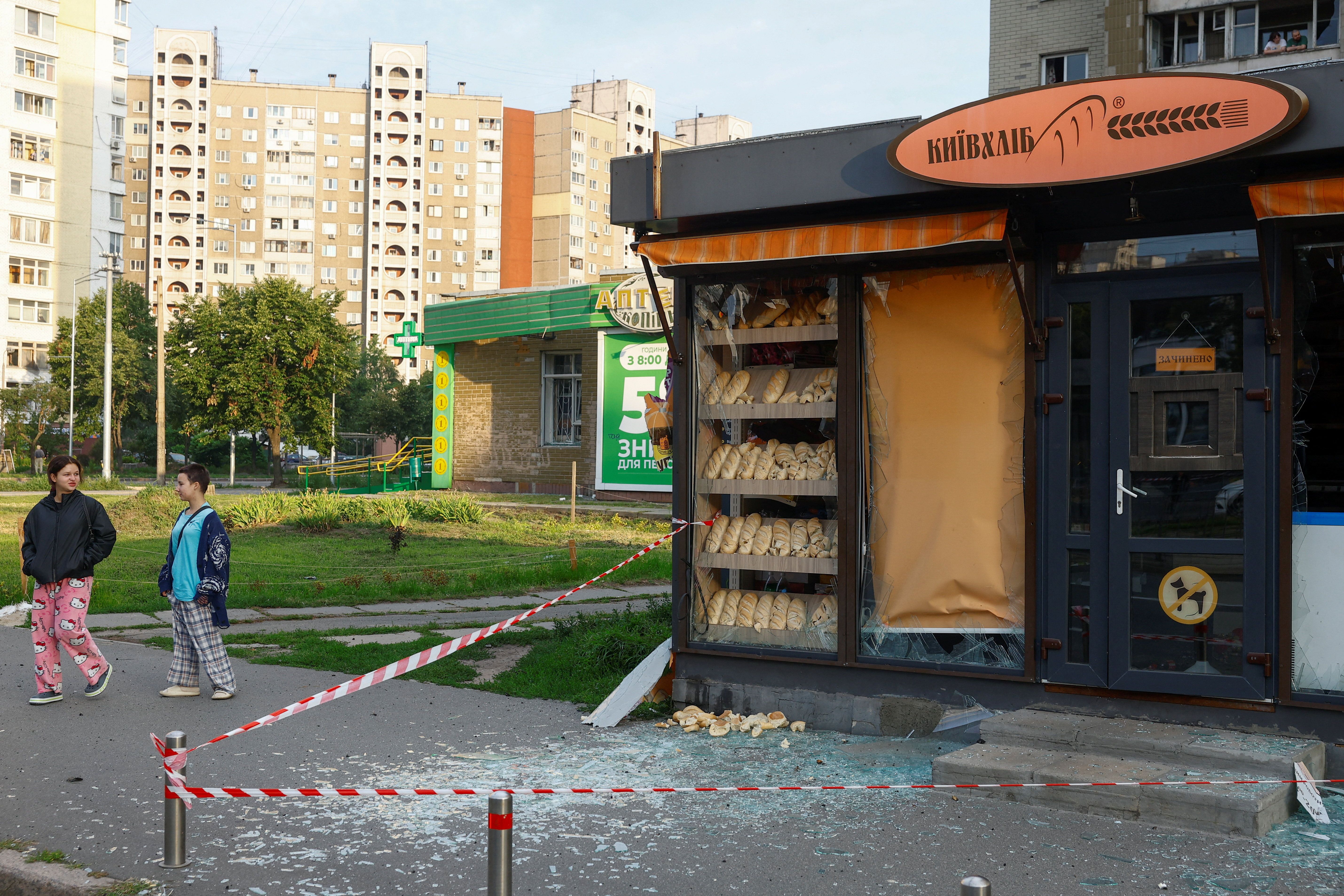 Russian Strikes Kill Seven in Ukraine; Zelenskiy Calls for Faster Weapons Amid Air Defense Shortage