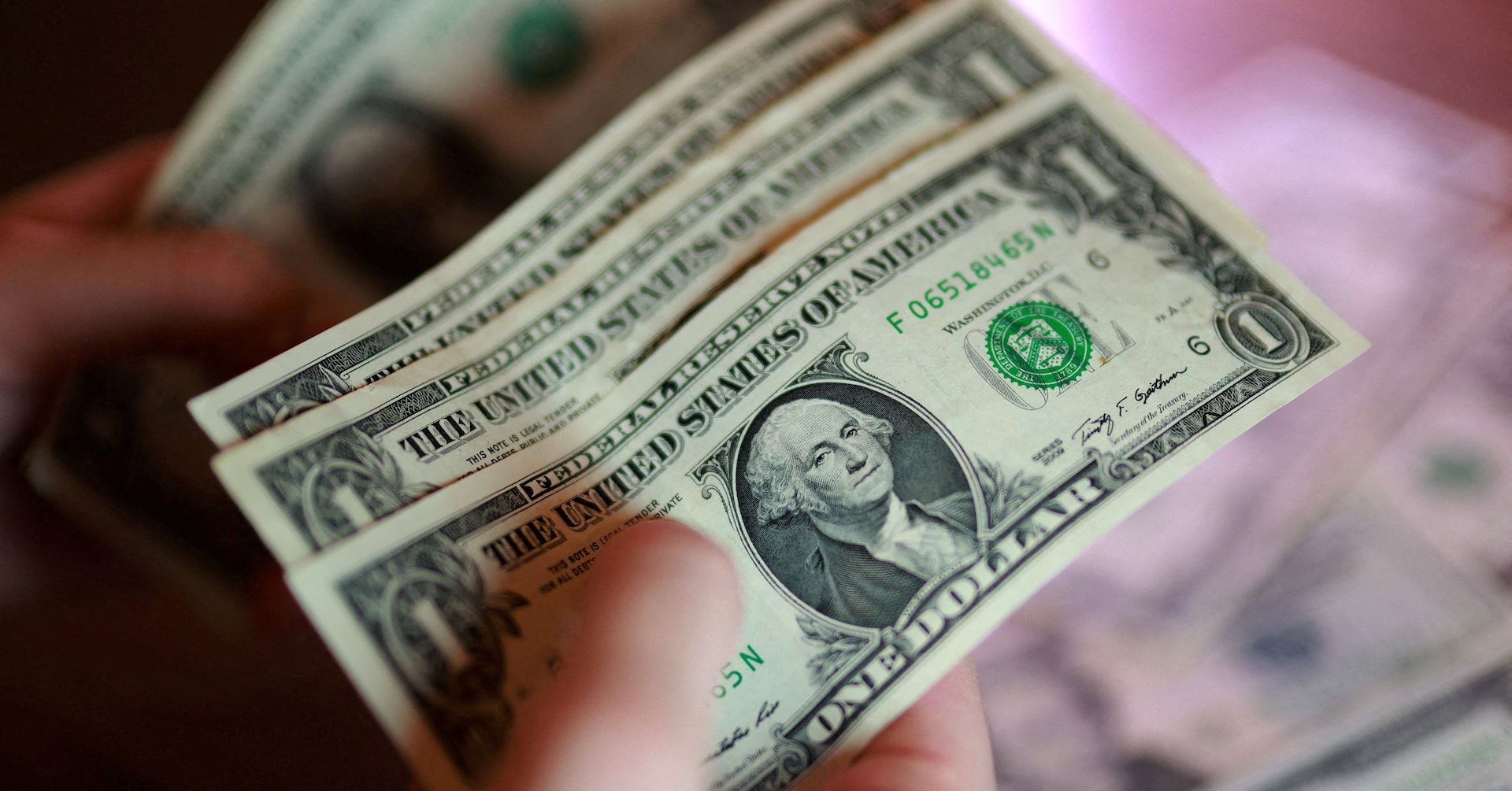 Treasury yields remain stable as strategists predict Fed rate cuts within a year despite inflation concerns