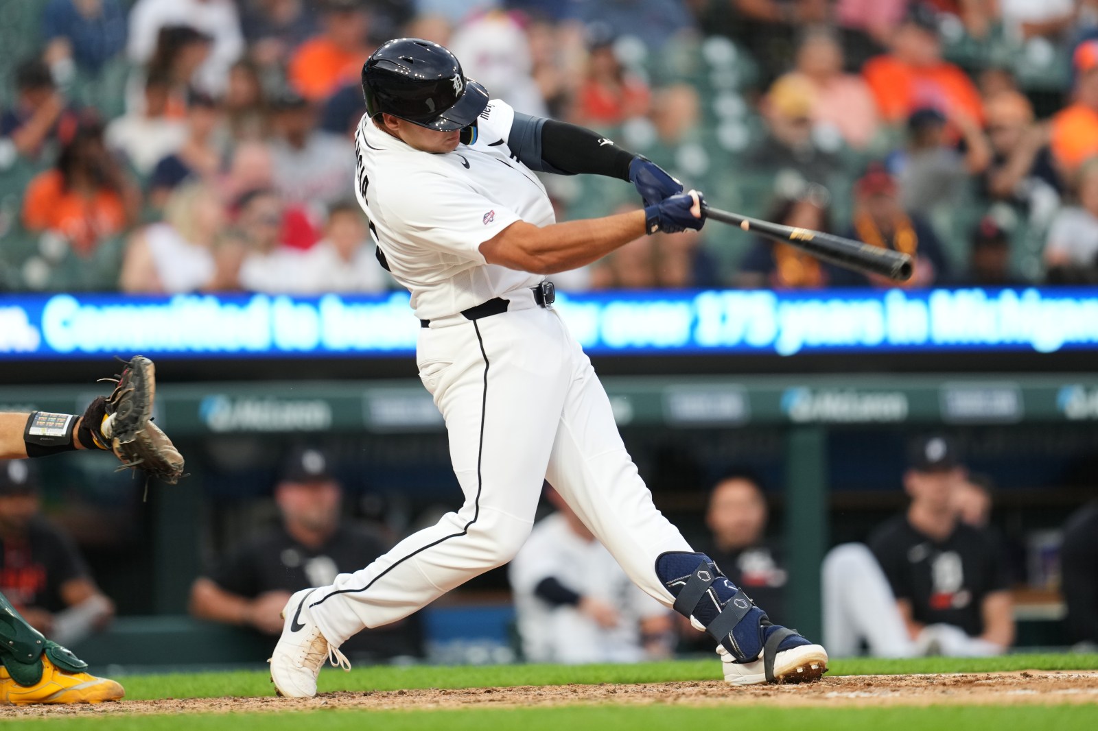 Eduardo Valencia Homers in Debut as Tigers Secure 4-1 Victory, Extend Winning Streak to Five Games