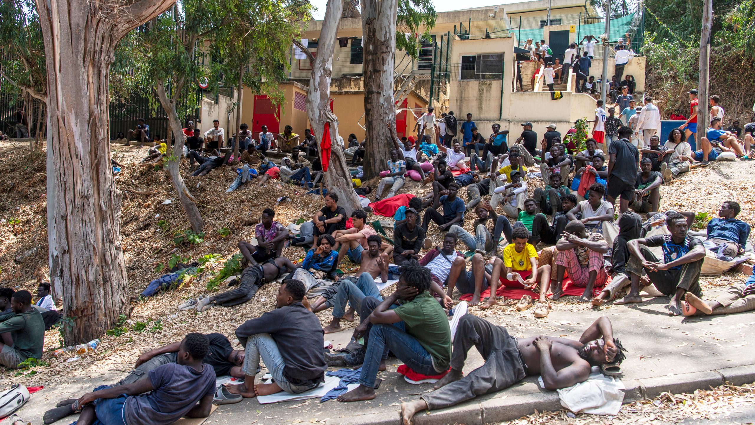 Tens of Thousands of Migrants Enter Spanish Ceuta from Morocco; Many Leave Voluntarily