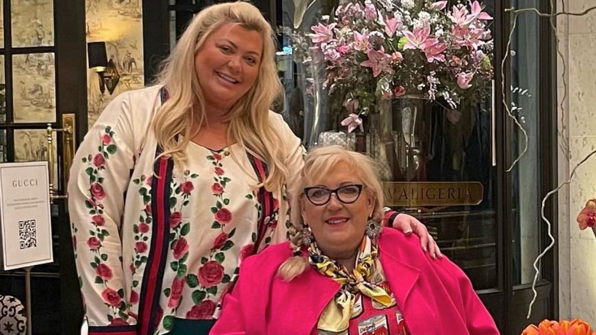 Gemma Collins Confirms Mother Joan Collins, 70, Dies Peacefully After Pneumonia Battle
