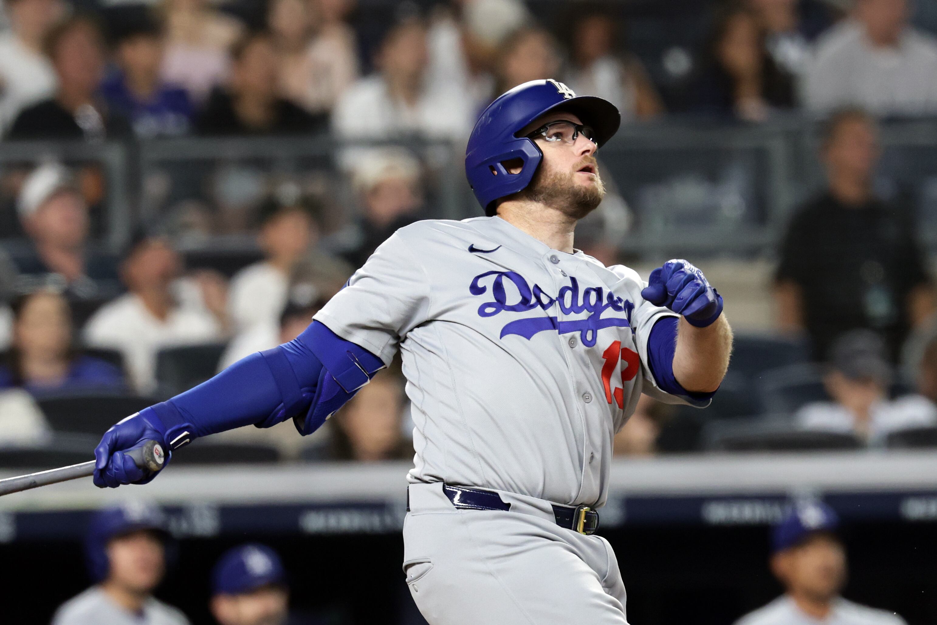 Max Muncy's Two-Run Homer Secures Dodgers 2-1 Victory Against Yankees