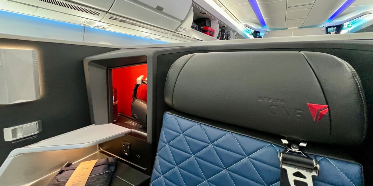 Delta Expands Basic Fares to Premium Cabins, Unbundling Lounge Access