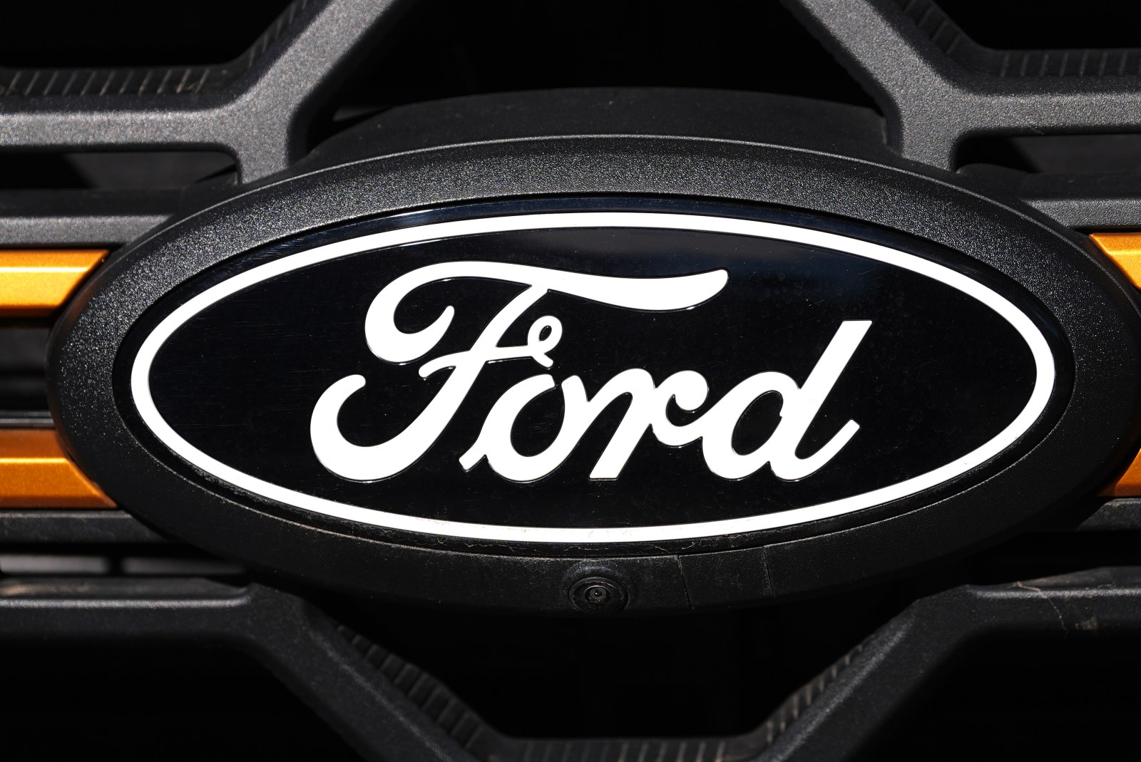 Ford Recalls Over 500,000 Broncos and Raptors Due to Engine Wiring Harness Fire Risk