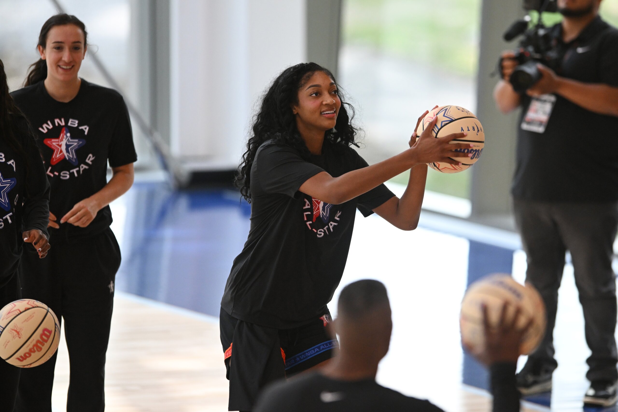 High Schooler Banks, Delle Donne, Austin Lead Washington to Inaugural WNBA Shooting Stars Championship