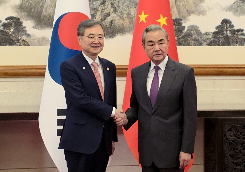 Chinese Foreign Minister Wang Yi Visits Seoul to Strengthen Ties Ahead of APEC Summit