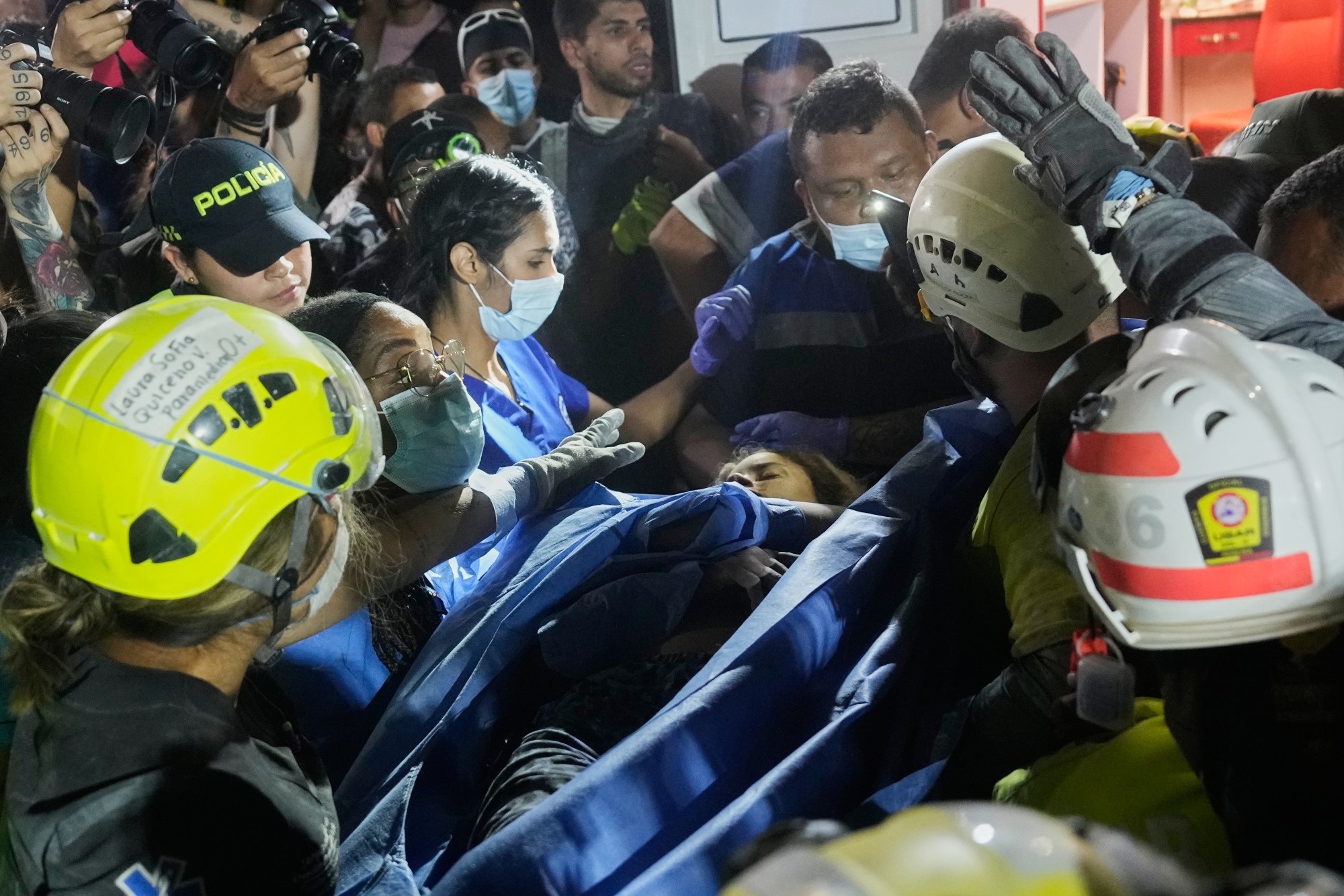 Survival After Earthquakes: Factors Influencing How Long Trapped Victims Can Last in Rubble