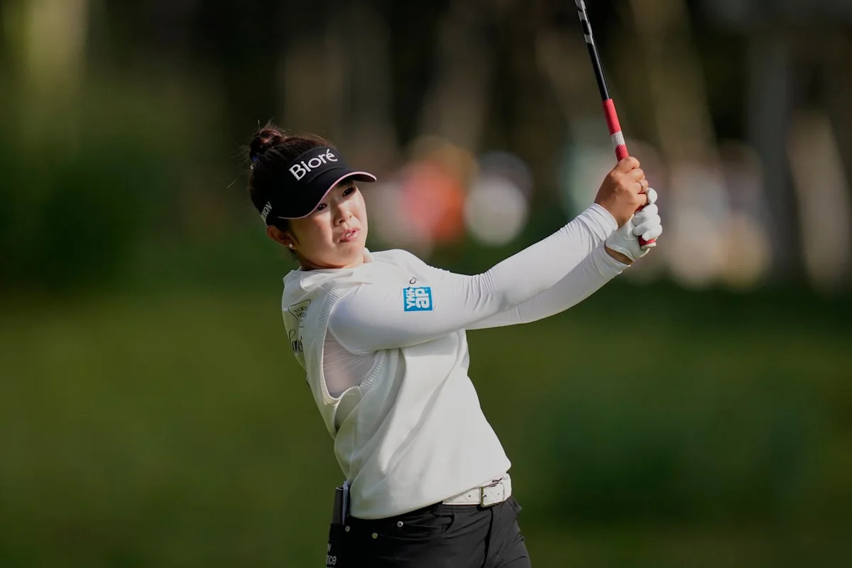 Sei Young Kim shoots 64 to take first-round lead at FM Championship.
