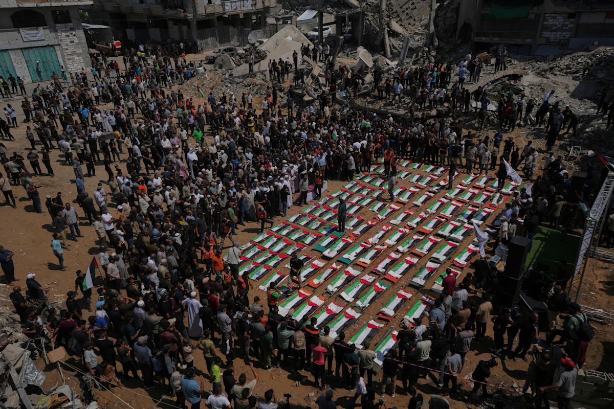 Gaza Holds Mass Funeral for 112 Recovered Victims as War Toll Continues to Rise