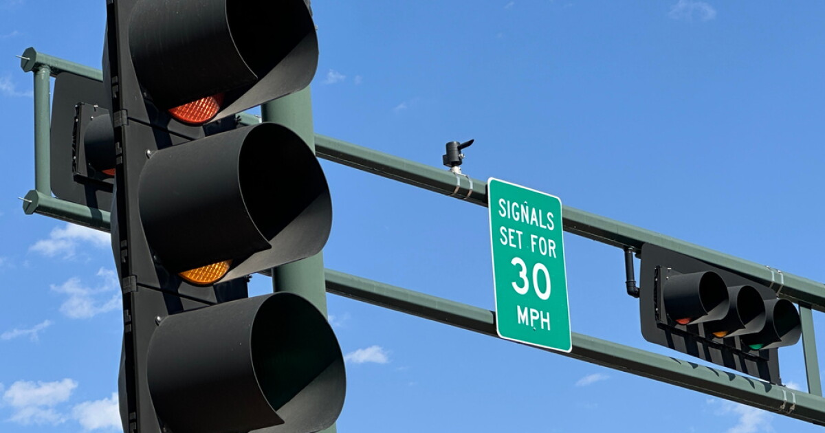 Albuquerque traffic safety strategy rewards good drivers with green lights to reduce crashes
