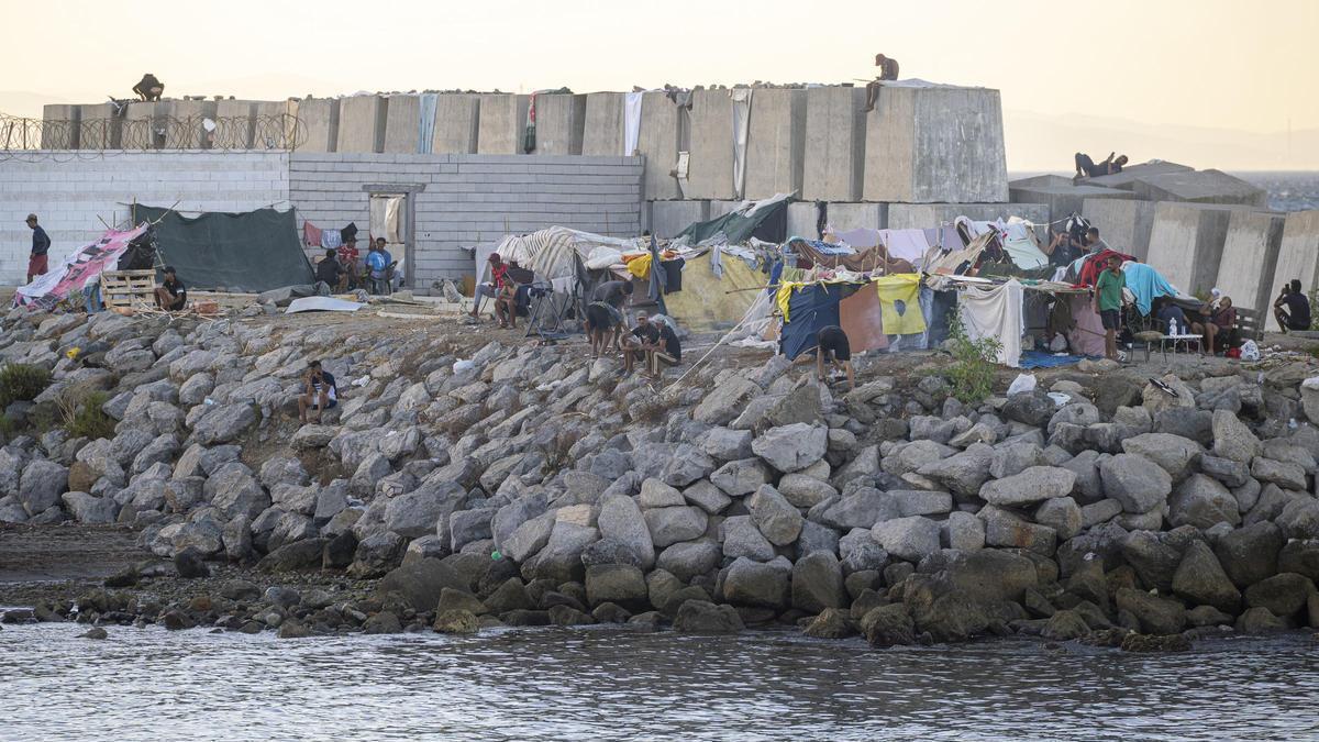 Cuatro marroquíes detenidos y un sargento herido tras ataque en Ceuta