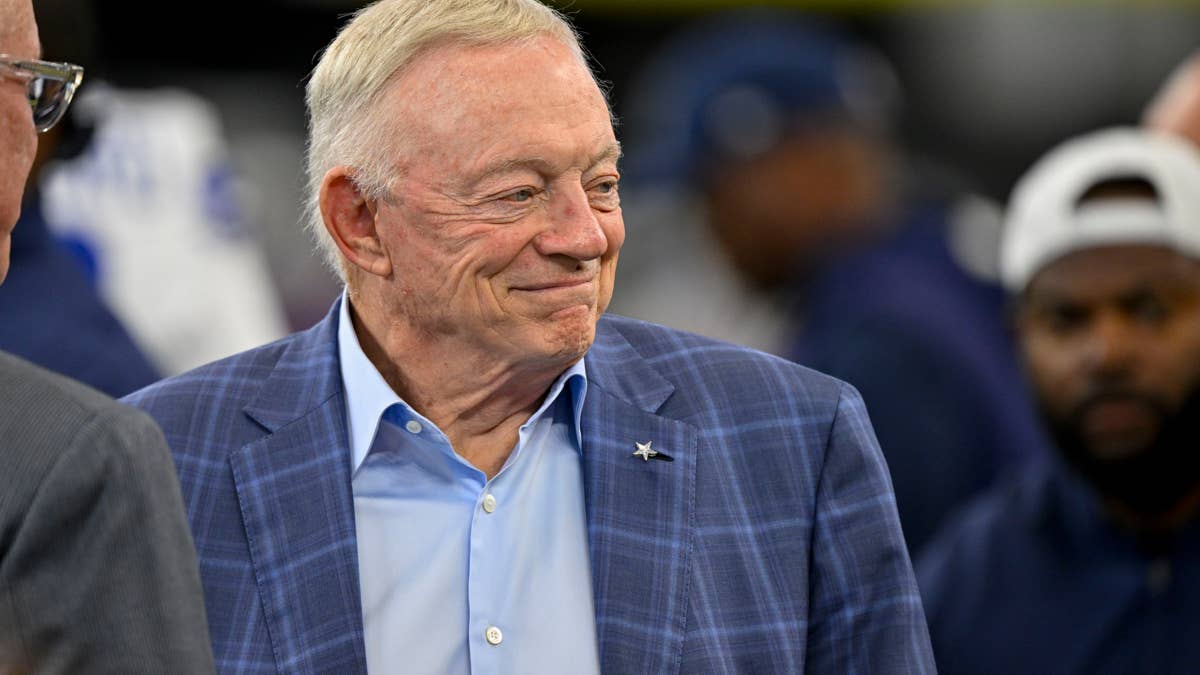 Jerry Jones Publicly Backs Tony Romo, May Protect His CBS Announcer Contract