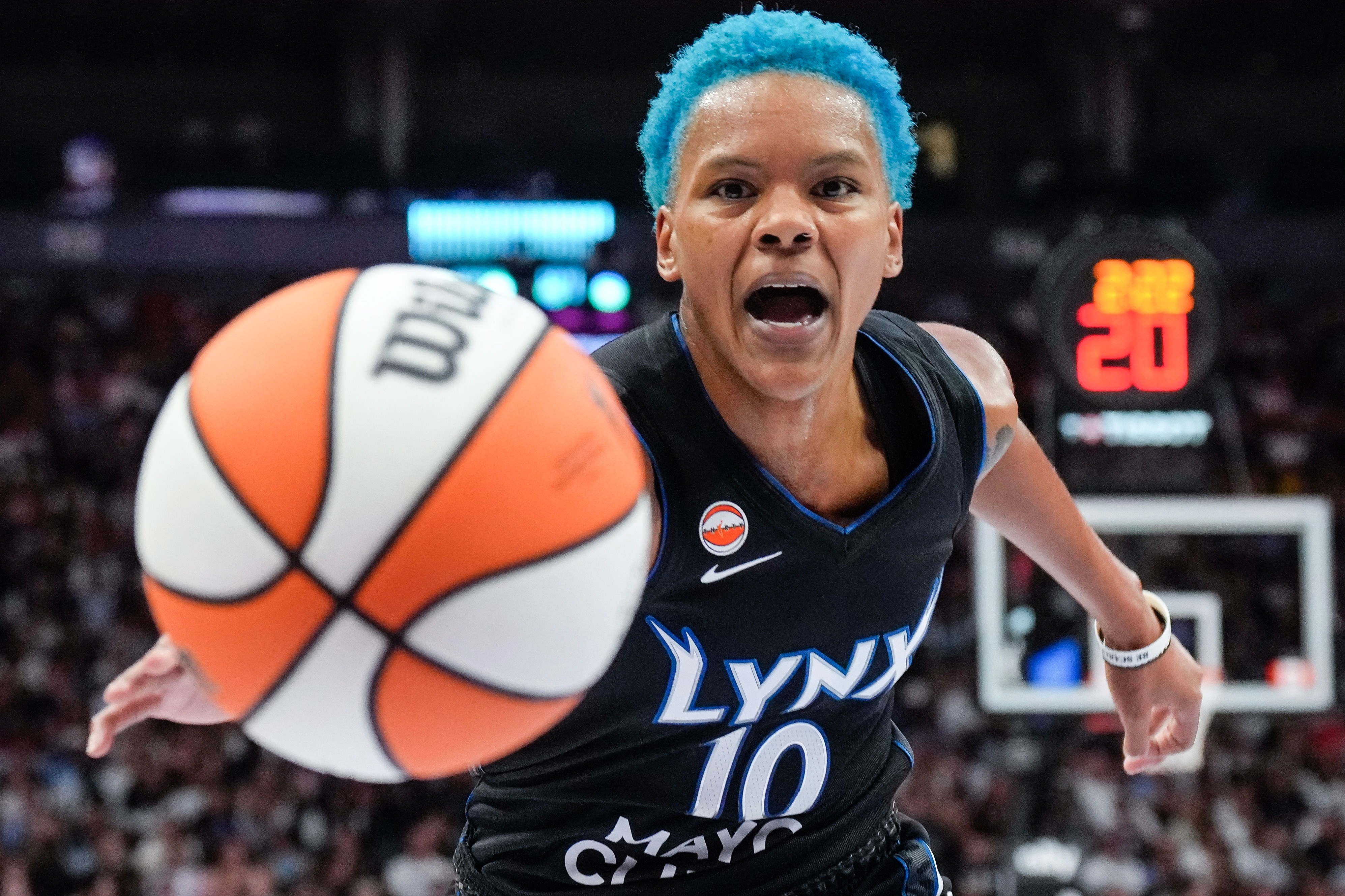 WNBA-Best Minnesota Lynx Extend Win Streak to Ten, Defeating Fever 108-100