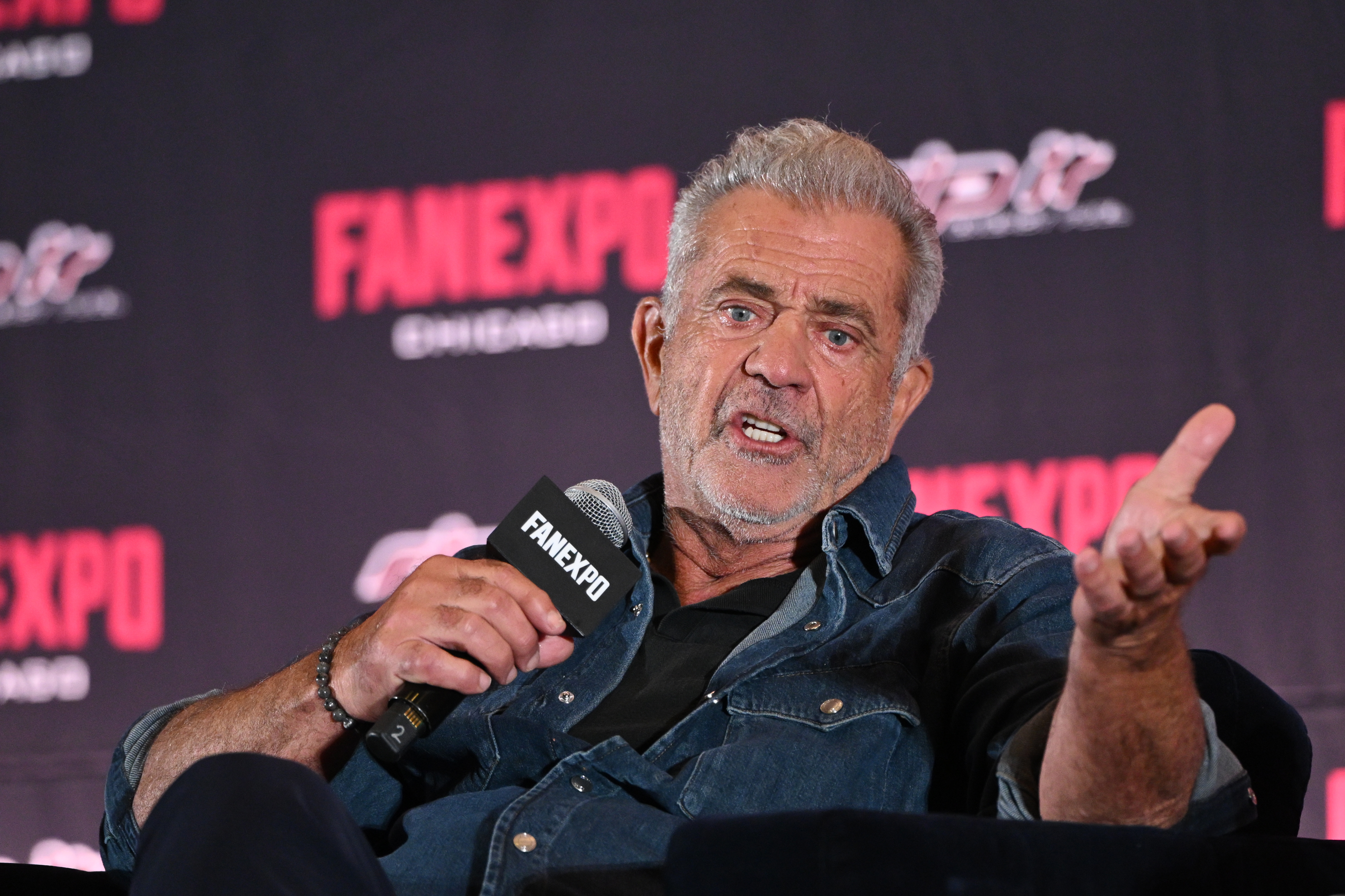 Mel Gibson Issues Apology After Facing Backlash For Mocking ASL Interpreter At Fan Expo