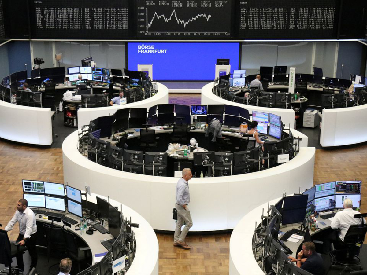 European Stocks Rise as US-Iran Diplomacy Hopes Drive Down Oil Prices, Bolstering Travel Sector