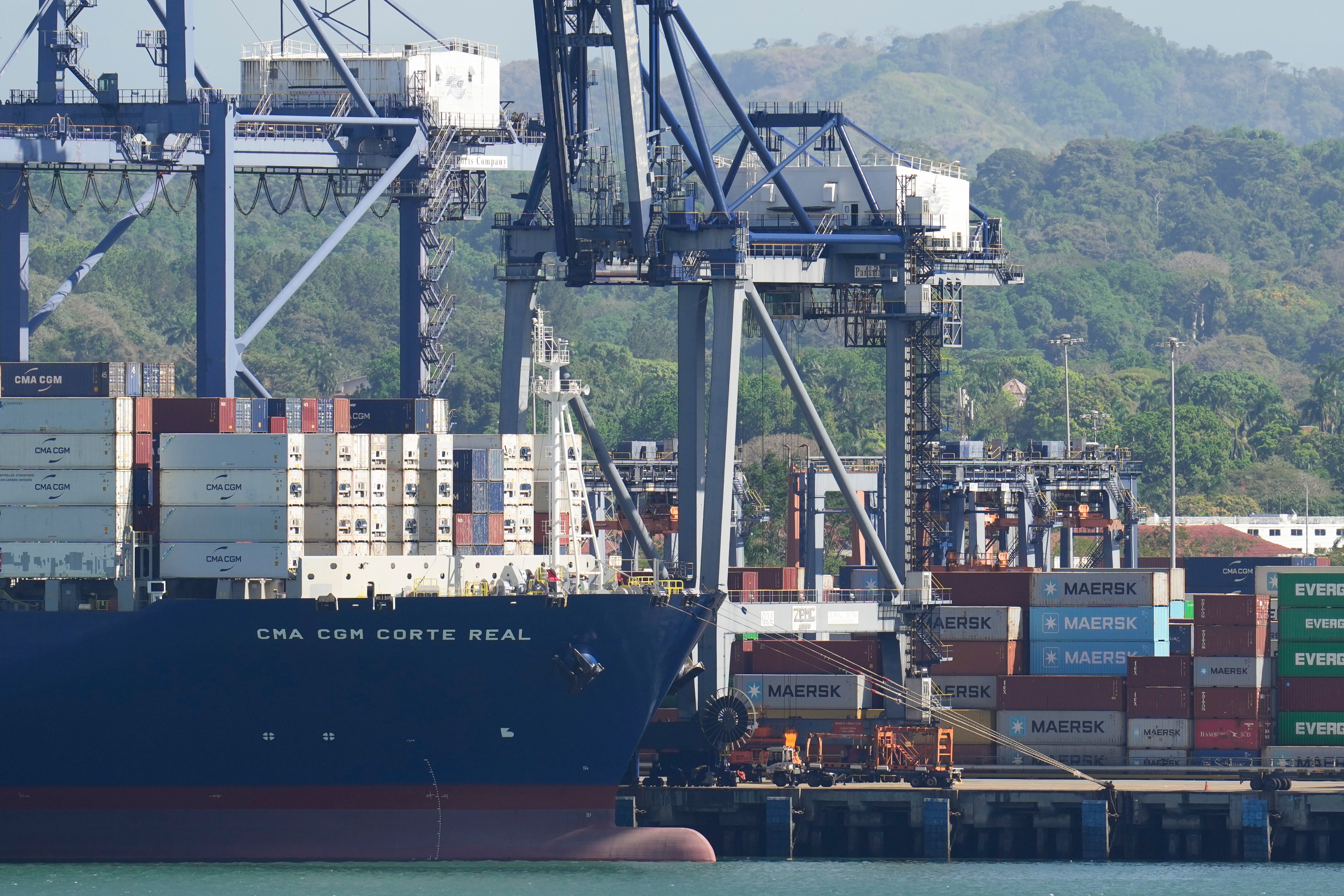 Pirates Hijack Cargo Ship Carrying Turkish Military Weapons off Somalia's Coast