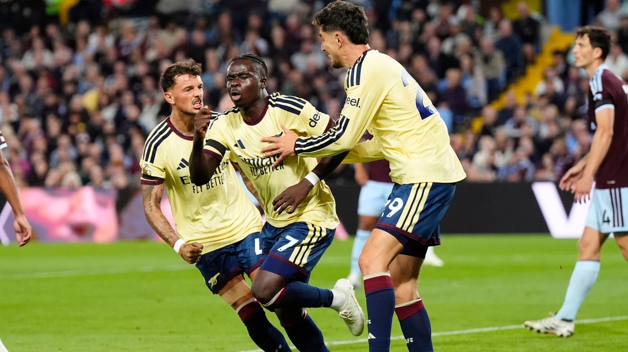 Bukayo Saka scores decisive goal as Arsenal defeats Aston Villa to extend winning start.