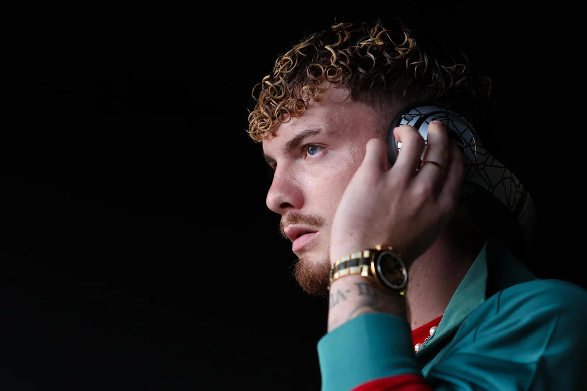 Valencia in advanced talks to sign Liverpool midfielder Harvey Elliott on loan