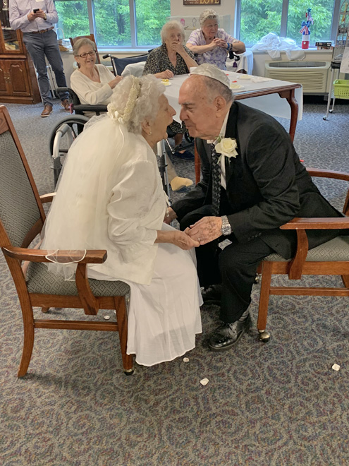 Pennsylvania Couple Renews Vows on Their 70th Wedding Anniversary at Exact Marriage Time