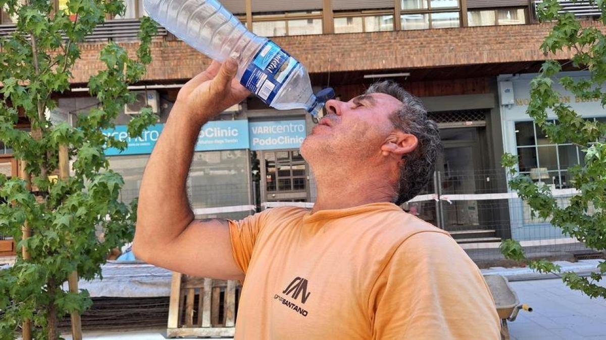 Summer Dehydration: Essential Symptoms to Recognize and Prevention Tips for All Ages