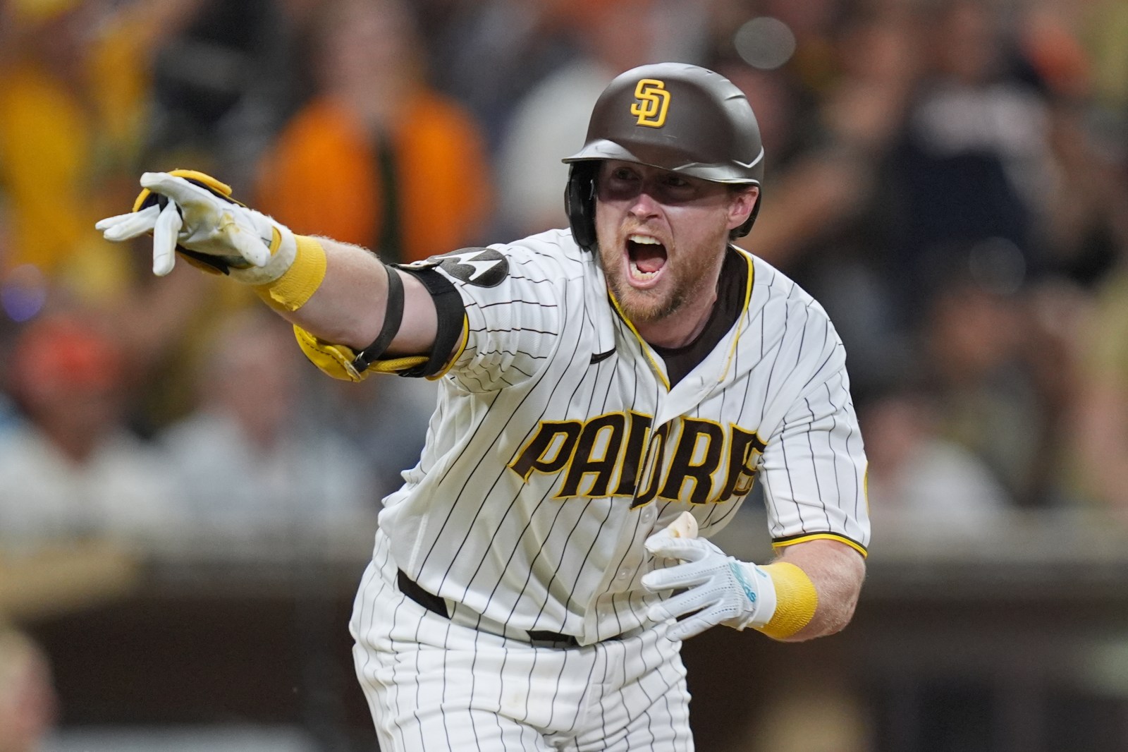 Cronenworth's Ninth-Inning Single Secures Padres' 6-5 Comeback Win Over Giants