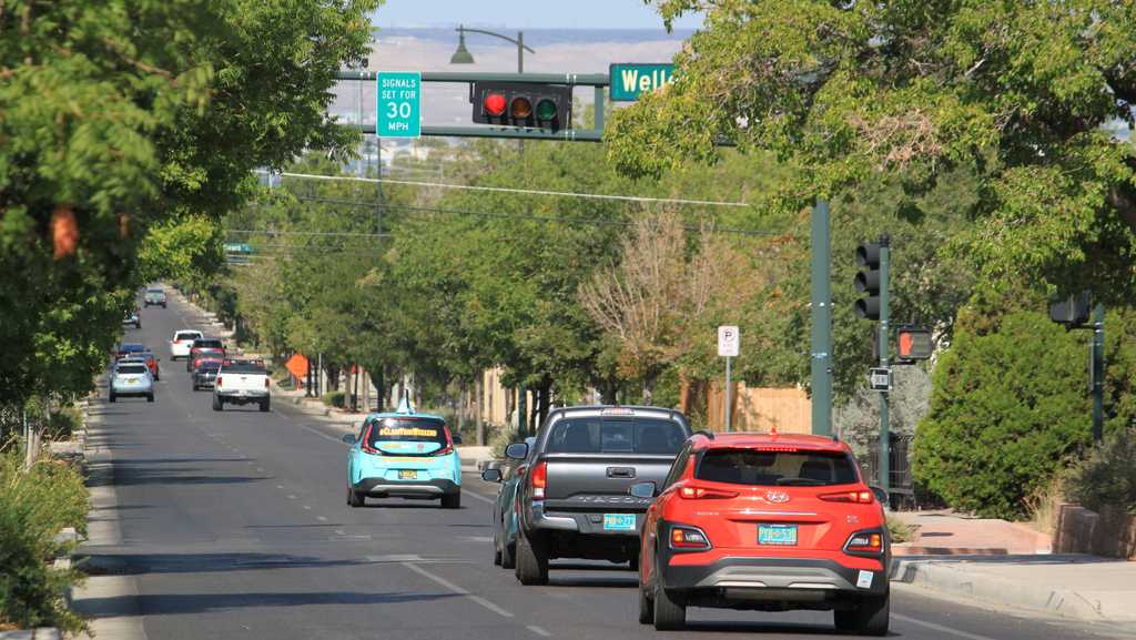 US Cities Reward Careful Drivers With Fewer Red Lights To Curb Crashes