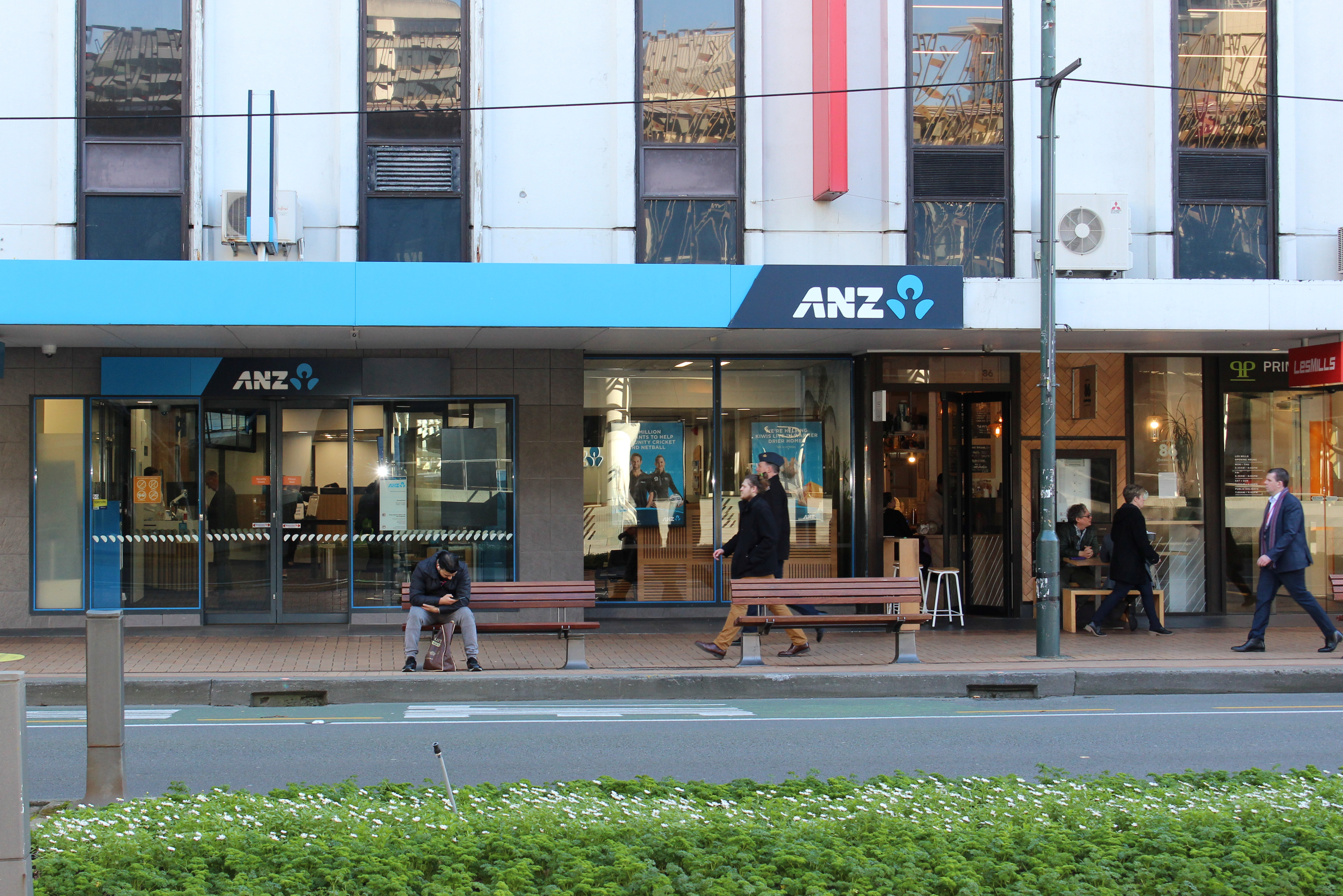 ANZ business confidence eases in August as actual activity strengthens across services.