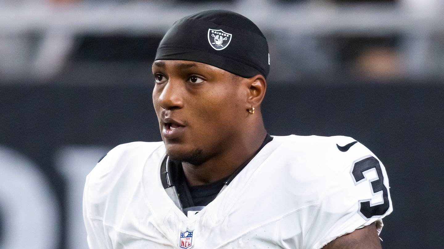 San Francisco 49ers sign running back Zamir White to bolster backfield depth amid injuries