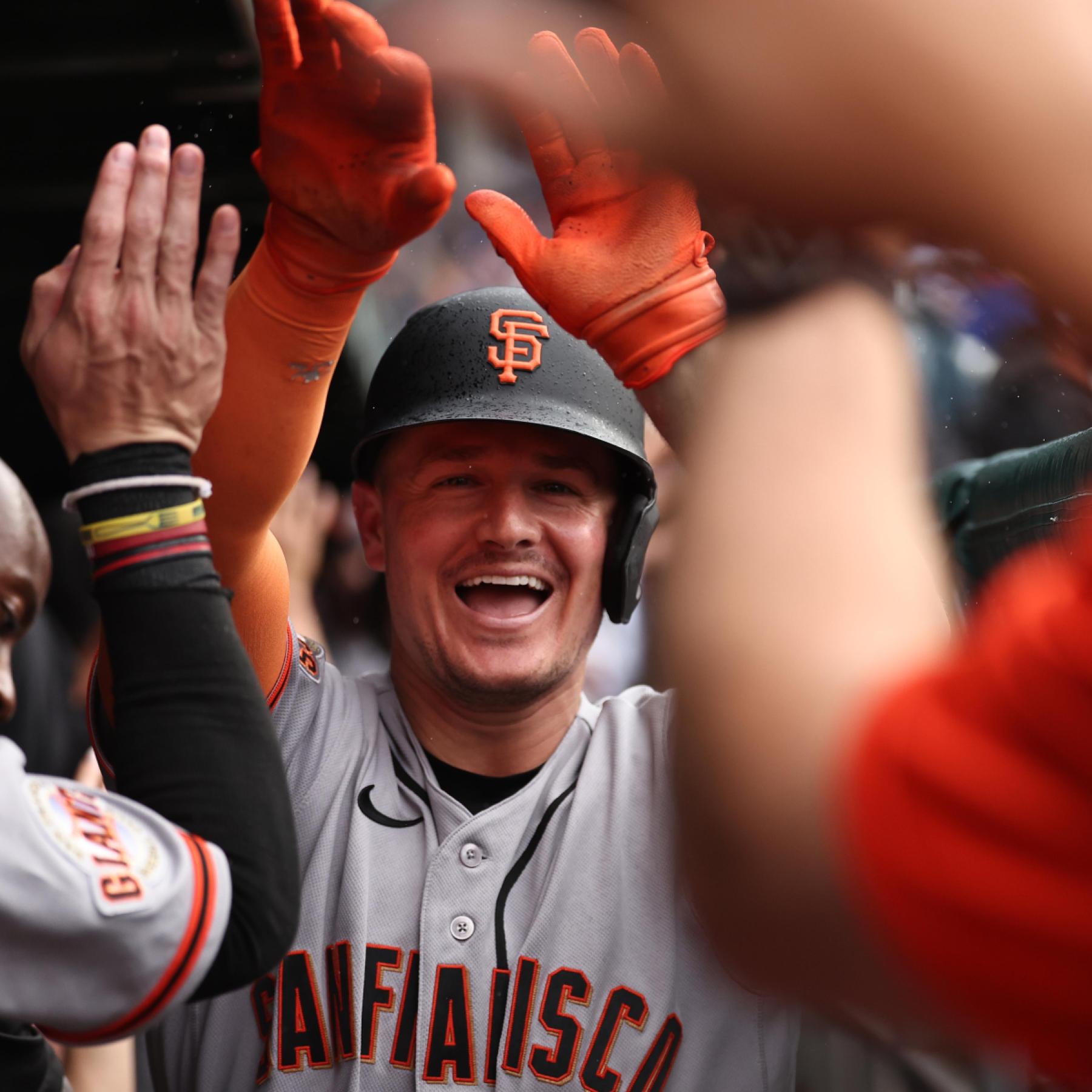 Giants' Matt Chapman to be Re-evaluated for Abdominal Soreness; Rodríguez Also Injured