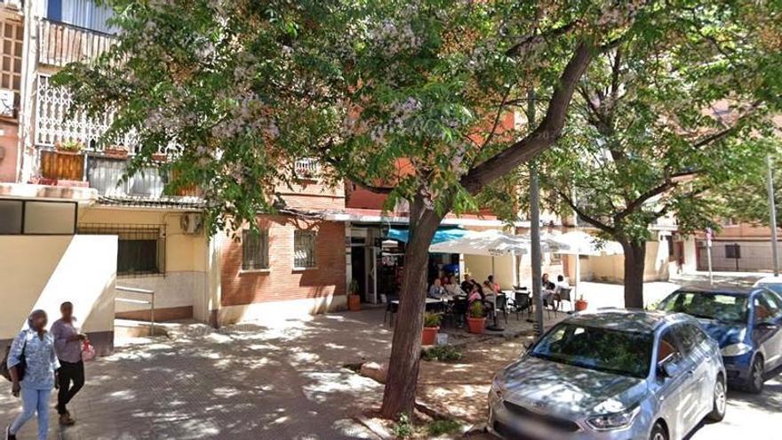 Un hombre muere apuñalado por una mujer en una terraza en Valencia