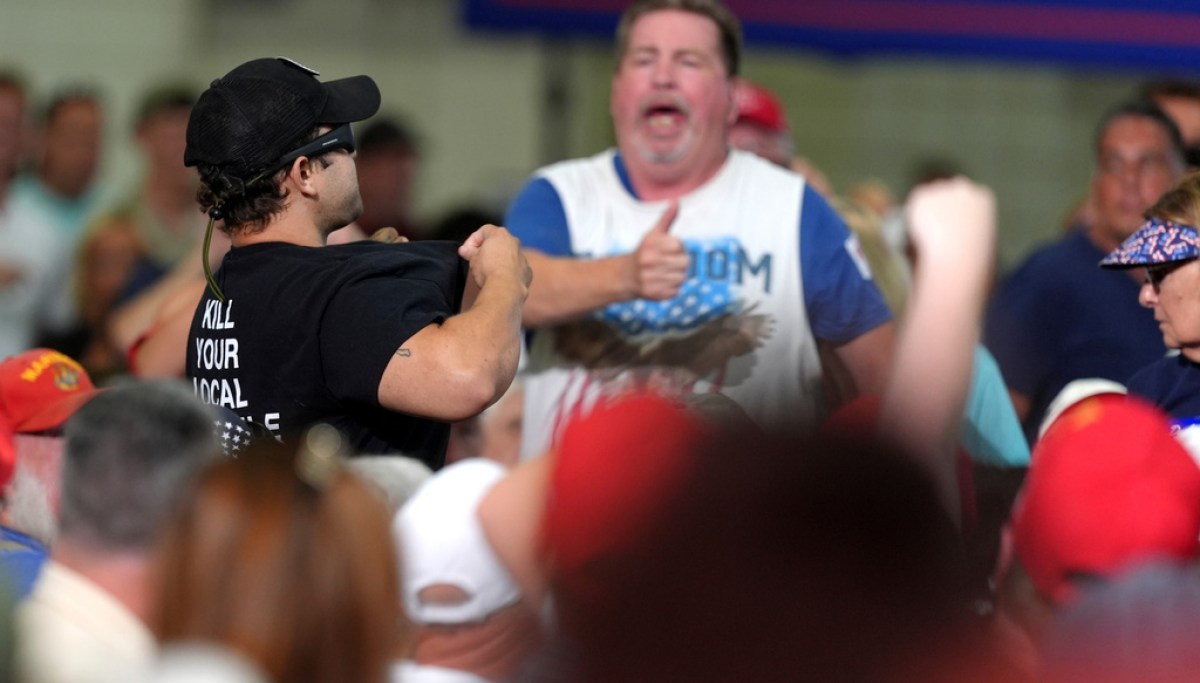 Protesters Removed from Trump Rally During South Carolina Senate Campaign Event