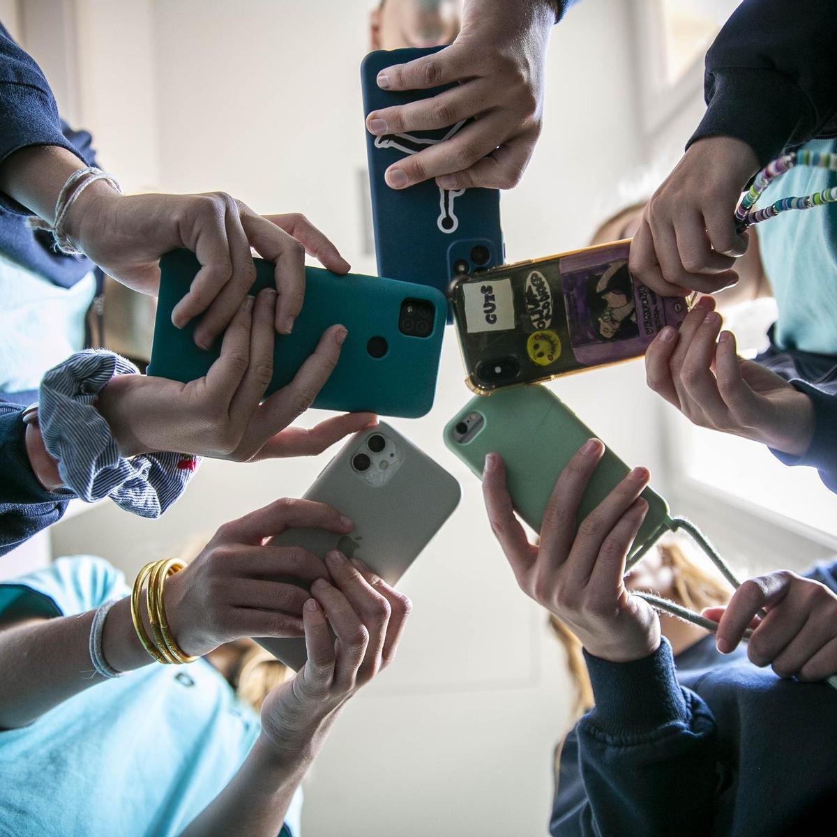 Italian Study Links Early Social Media Use to Lower Student Grades