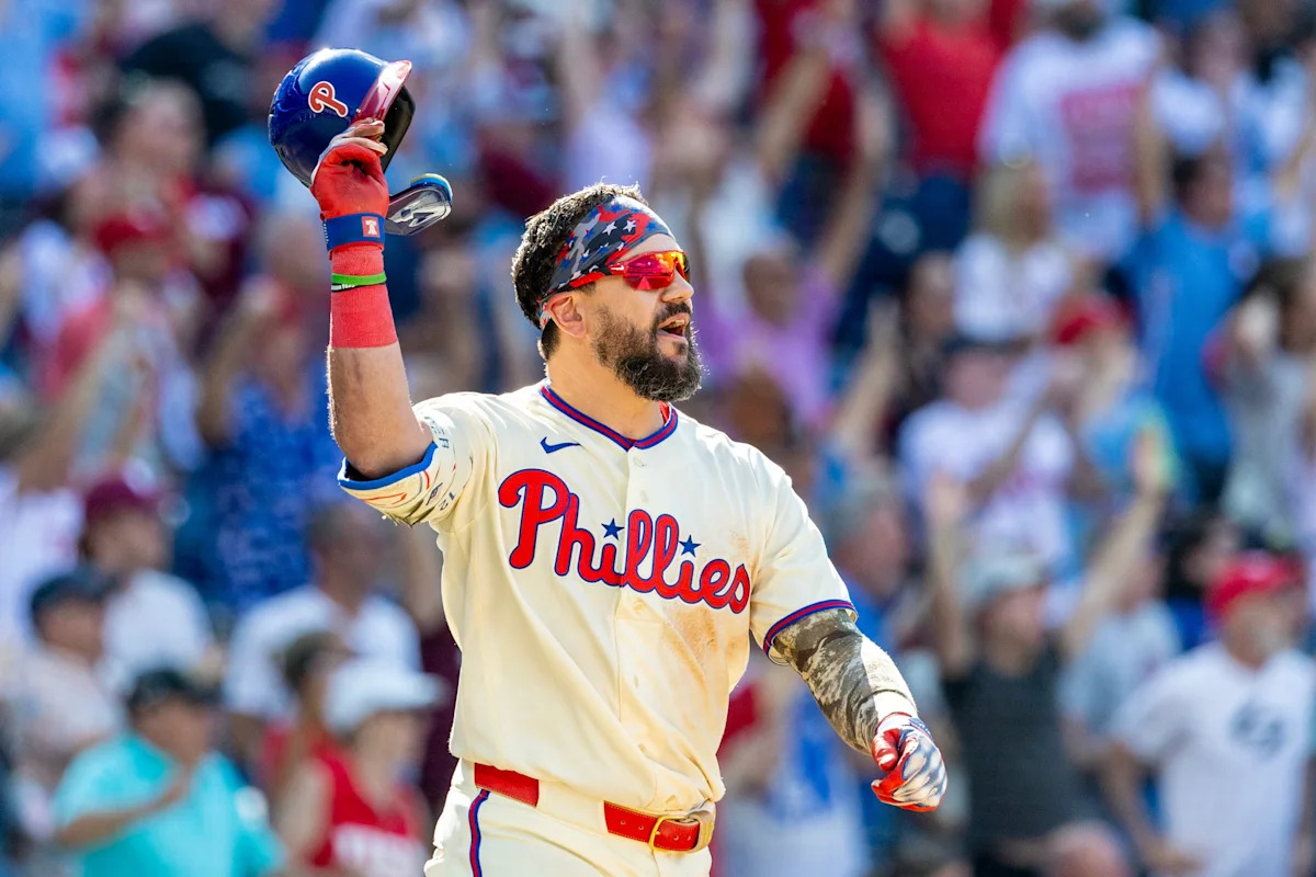Kyle Schwarber's Ninth-Inning Homer Leads Phillies to Comeback Win Over Cardinals