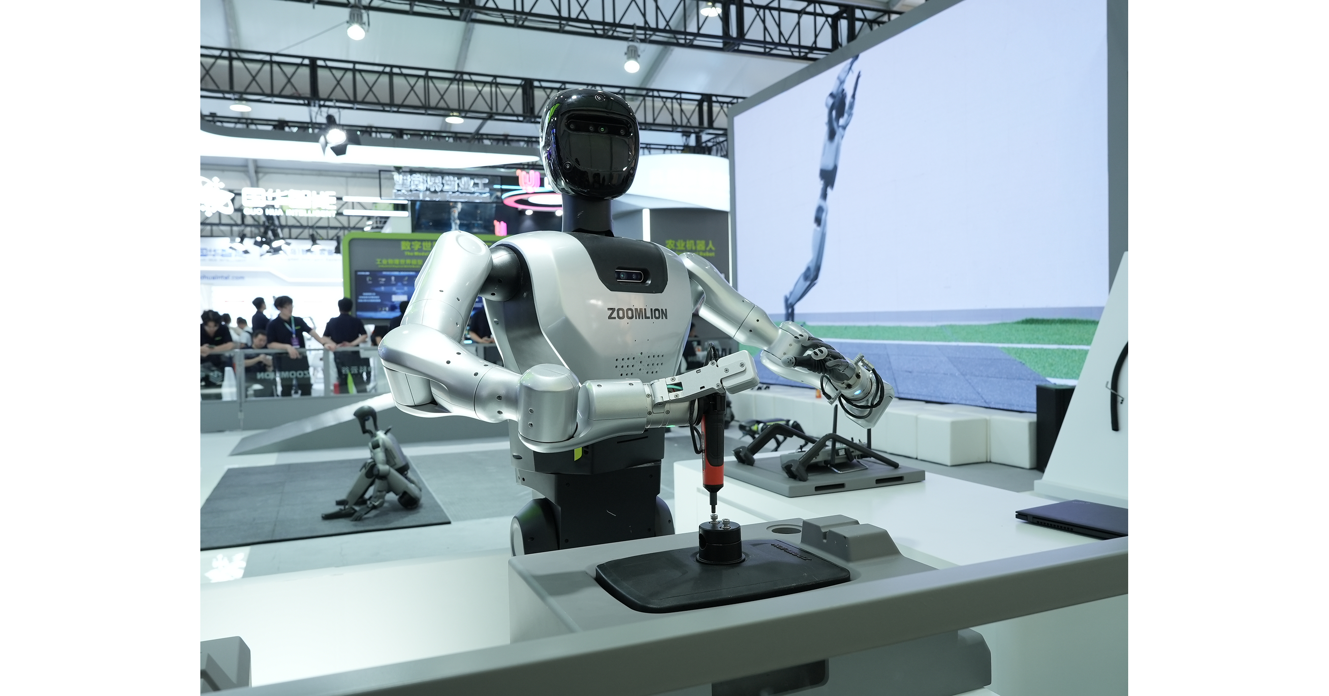 Zoomlion Unveils Industrial Embodied Intelligence Platform at the 2026 World Robot Conference