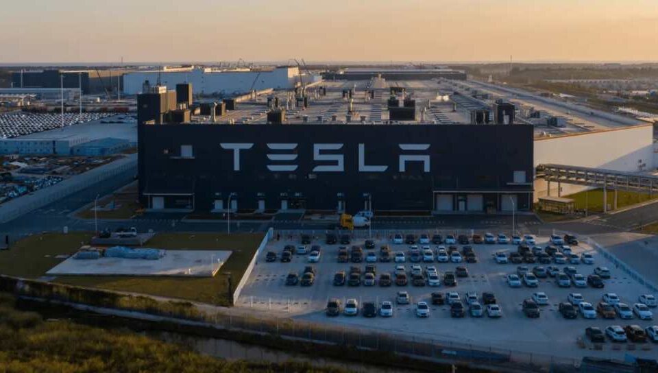 Tesla Reportedly Weighs China Operations Separation Amid SpaceX Merger Rumors, Musk Denies