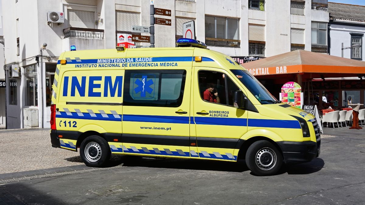 Intoxicated Driver Plows Into Pedestrians and Police Officers in Albufeira Nightlife District