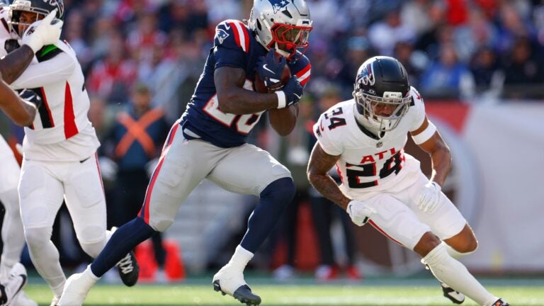Patriots Place Terrell Jennings on IR, Sign JaMycal Hasty for RB Competition
