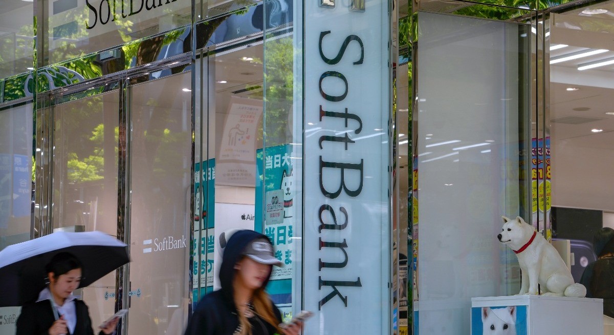 SoftBank Plans Record 1 Trillion Yen Bond Sale to Fund Massive OpenAI Investment