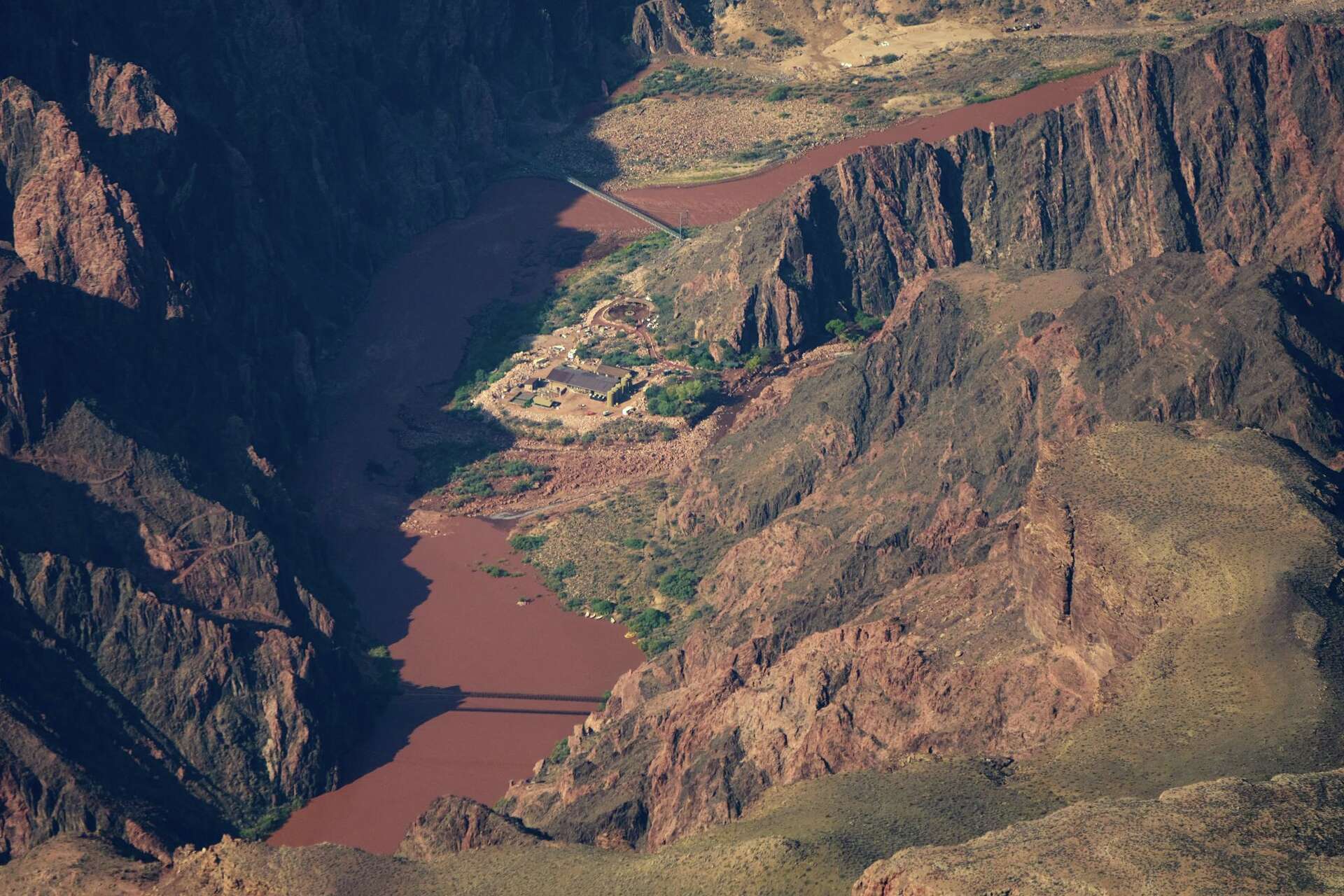 Grand Canyon Flash Flood Kills Texas Man as Search Continues