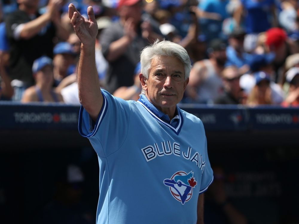Toronto Blue Jays honor legendary broadcaster Buck Martinez with Hall of Excellence induction