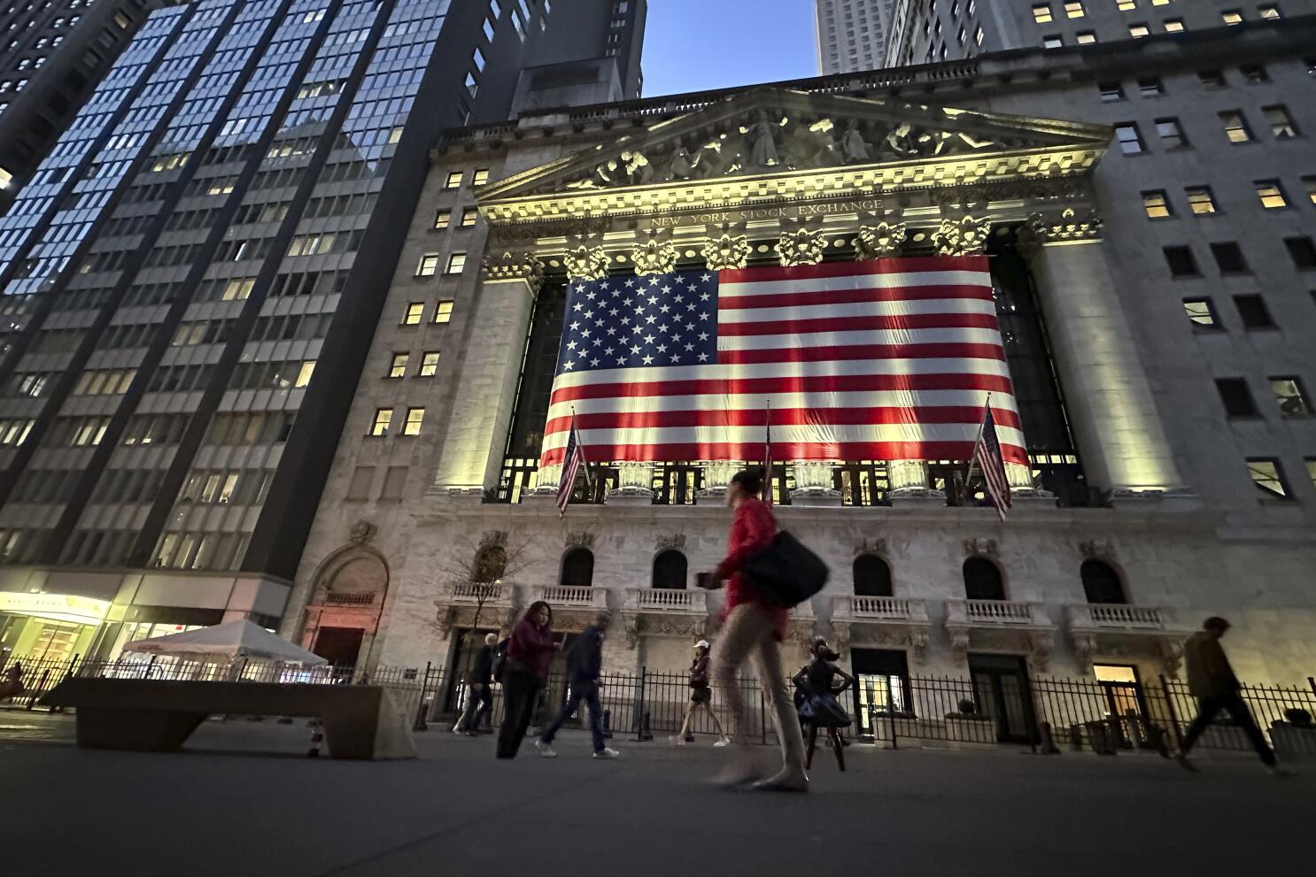 Wall Street Edges Higher, Yields Fall