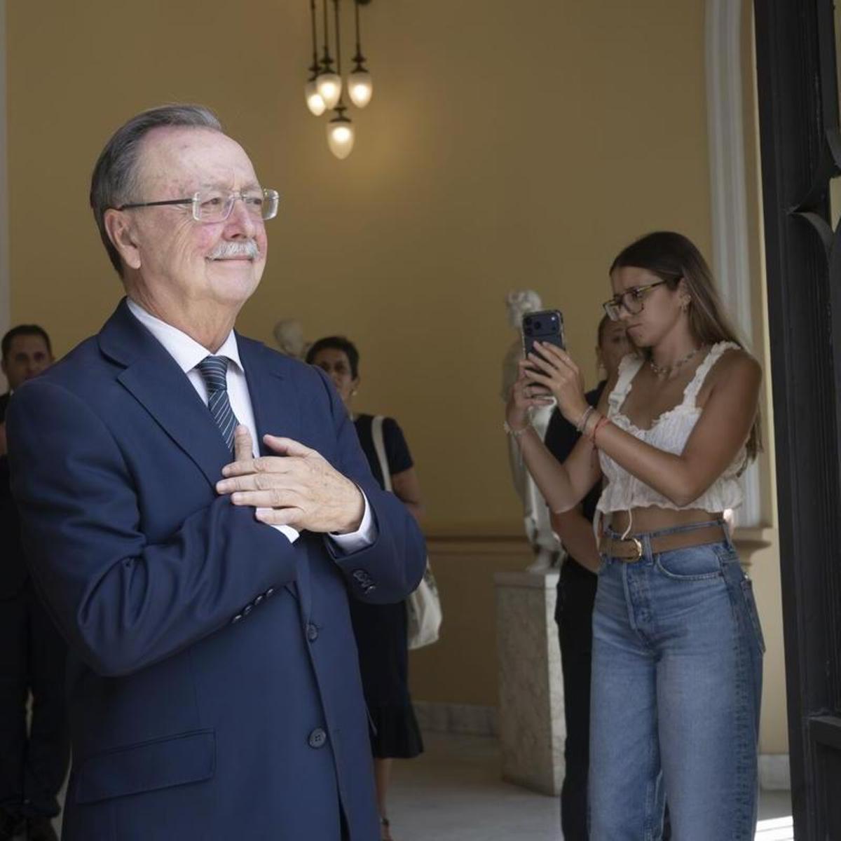 El presidente de Ceuta califica de inaceptable la respuesta del Gobierno ante la presión migratoria
