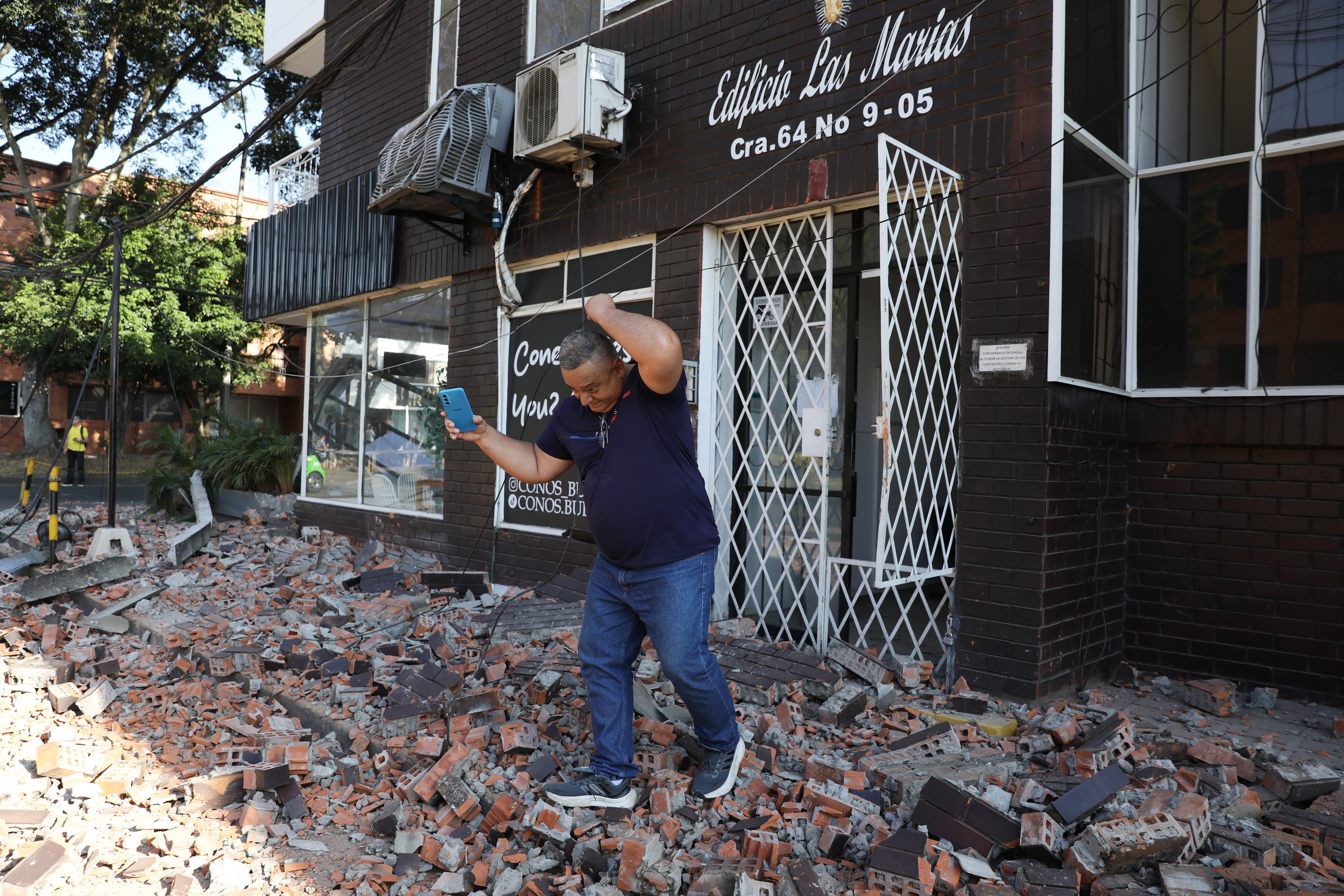 7.4 Magnitude Earthquake Strikes Western Colombia, Causing Widespread Damage and Evacuations