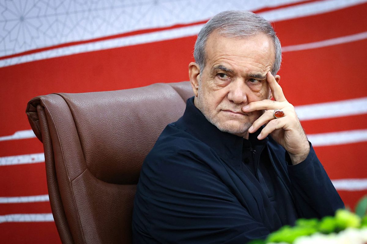 Pezeshkian Proposes US War Settlement Amidst Heightened Economic Pressure and Internal Dissent