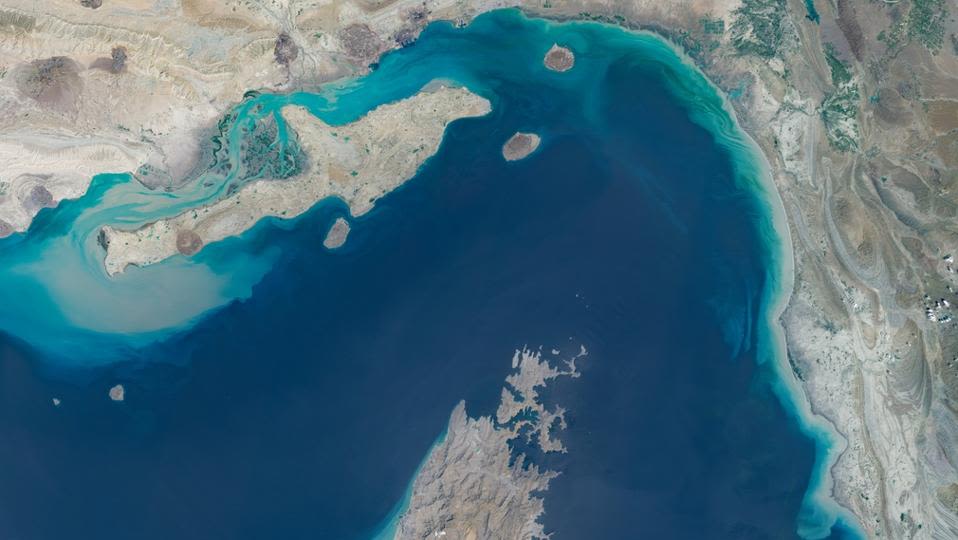 Trump Claims Strait of Hormuz as New US Territory Amid Iranian Rejection and Heightened Tensions