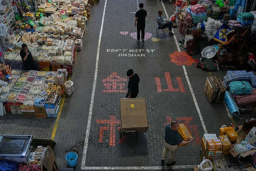 US Adds 43 Chinese Companies to Forced Labor List, Widening Import Restrictions