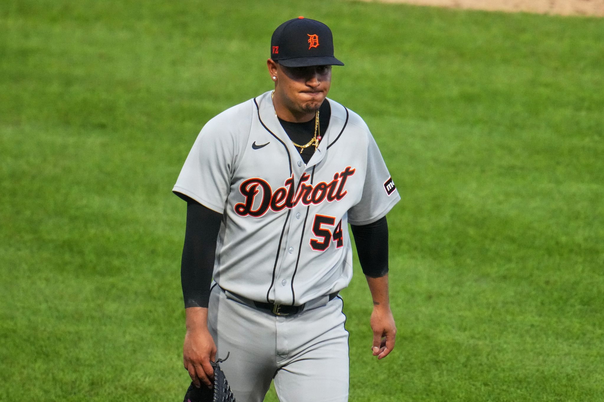 Tigers Adjust Pitching Rotation as Montero Rests and Hurter Returns from Rehab