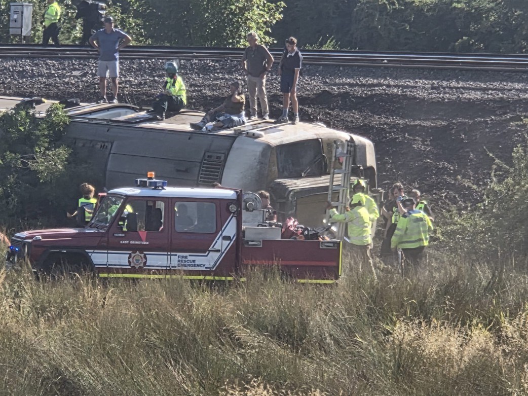 Lewes passenger train derails, trapping 40 and causing major rail disruption
