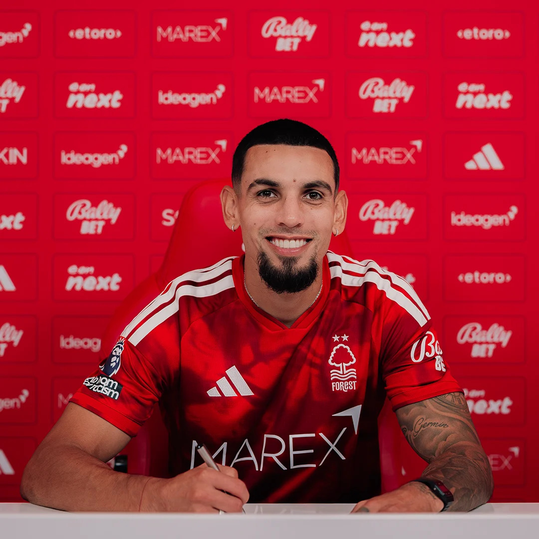 Nottingham Forest complete £22 million transfer for Crystal Palace defender Daniel Muñoz.